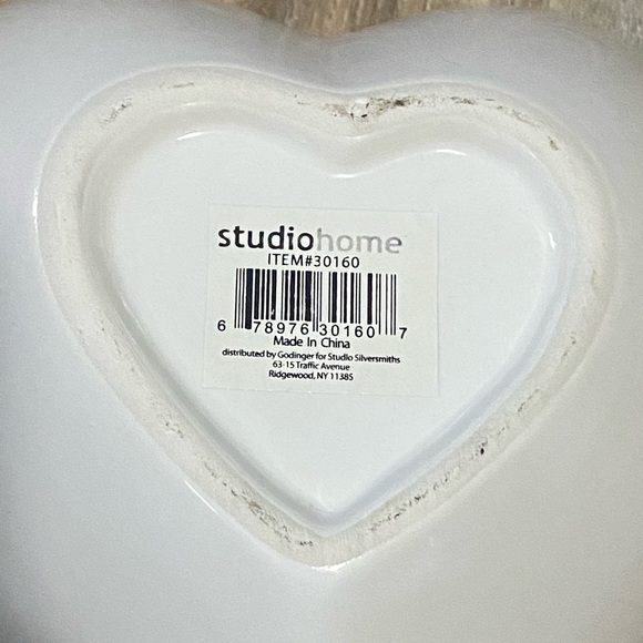 Studio Home White Heart Shaped Ceramic LOVE Trinket Bowl - Picture 6 of 7